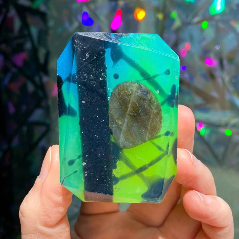 Evening Aurora - 3oz Cedar wood & Tea Tree, Crystal Infused